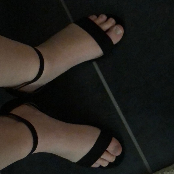 Shoes - Black high heals